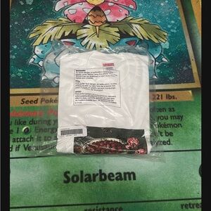 NWT Supreme White “Strawberries” Tee Mens Large